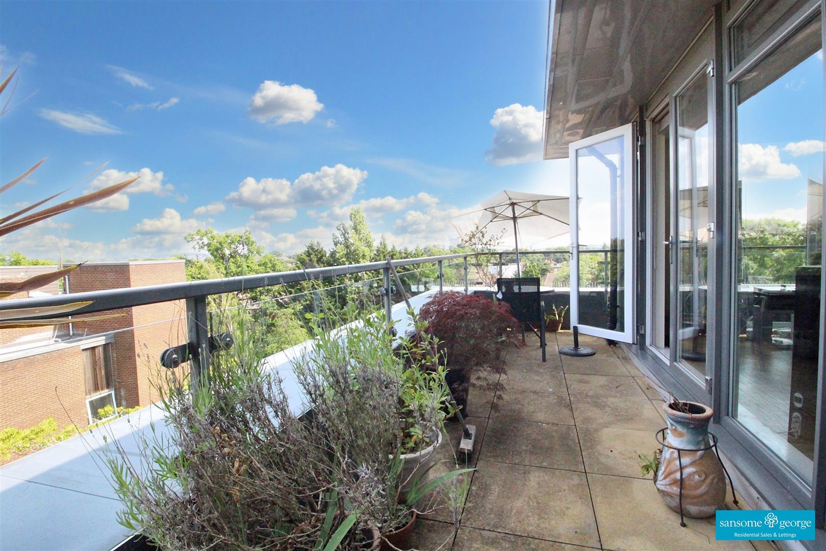 2 bed property in 36 Southcote Lane, Reading
